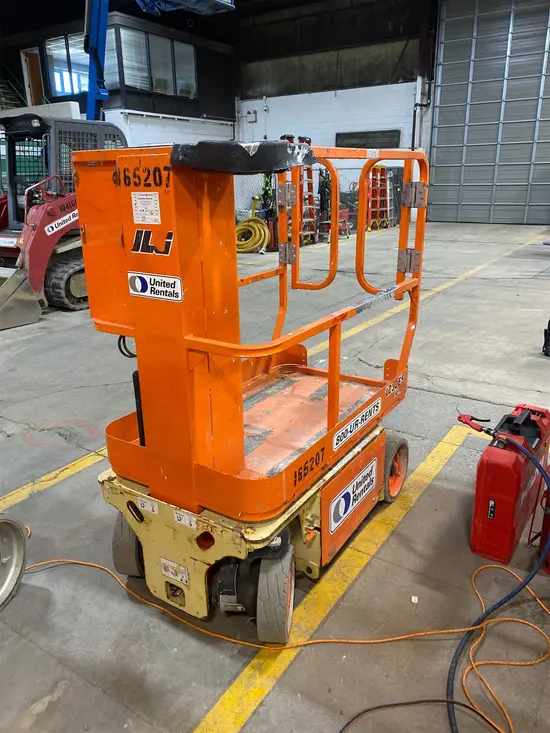 2016 JLG 1230ES Self-Propelled One-Person Lift