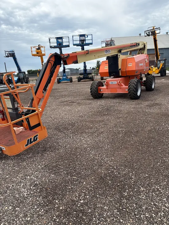 2016 JLG 800AJ Articulating Boom Lift