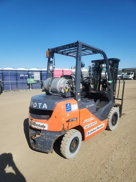 2018 Toyota 8FGU25 Warehouse Forklift