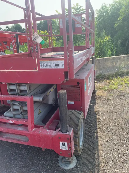 2017 MEC 4069RT Rough Terrain Scissor Lift