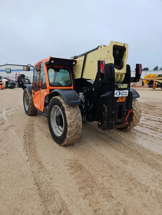 2016 JLG 1055 Forklift