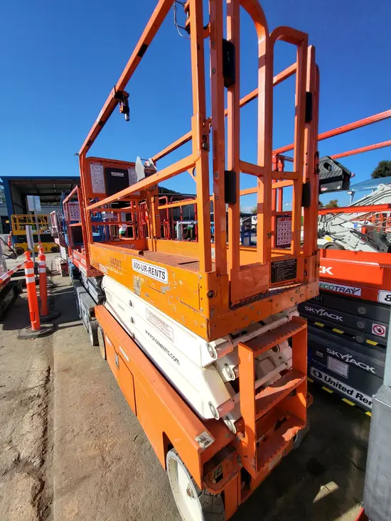 2019 Snorkel S3226E Scissor Lift