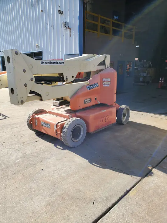 2013 JLG E400AN Articulating Boom Lift