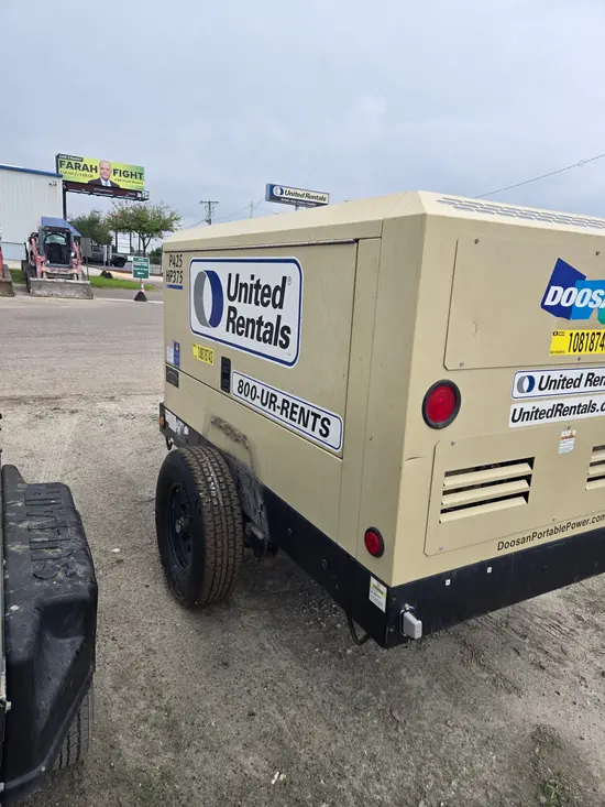2018 Doosan P425/HP375WCUT4 Air Compressor