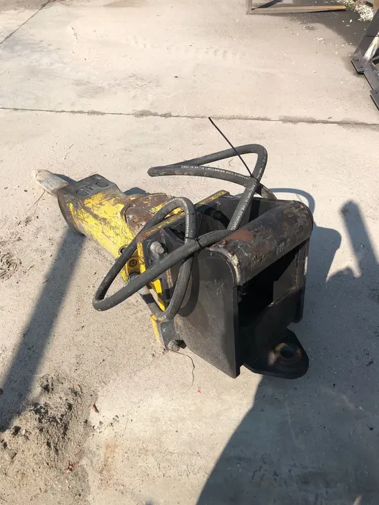 2016 Atlas Copco SB 452 Attachment