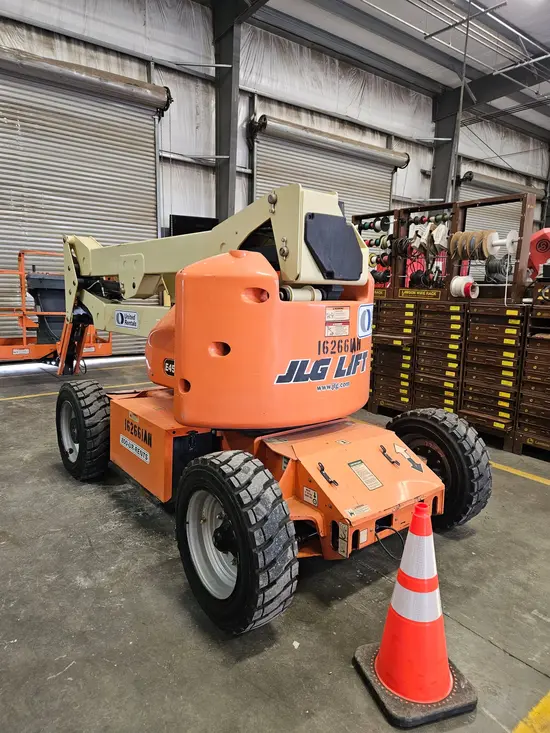 2016 JLG E450AJ Articulating Boom Lift
