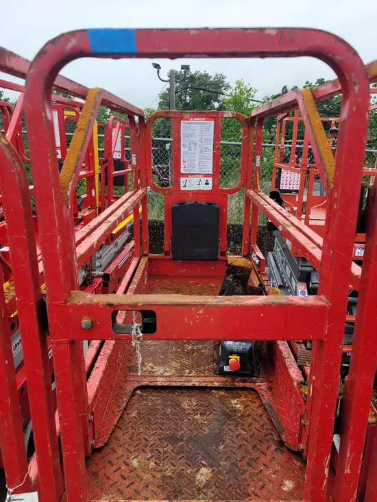2017 MEC 1930SE Scissor Lift