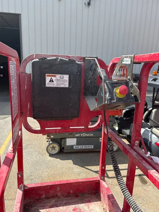 2018 MEC MICRO 19 Scissor Lift