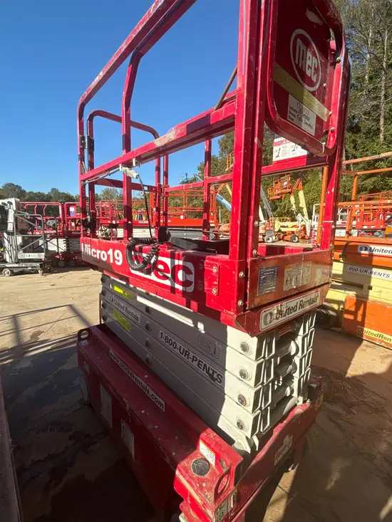 2018 MEC MICRO 19 Scissor Lift