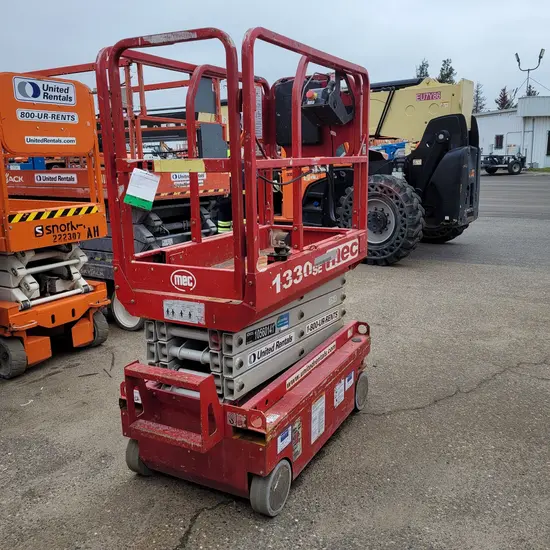 2017 MEC 1330SE Scissor Lift