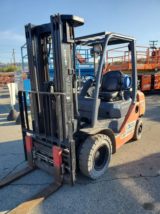 2017 Toyota 8FGU25 Warehouse Forklift