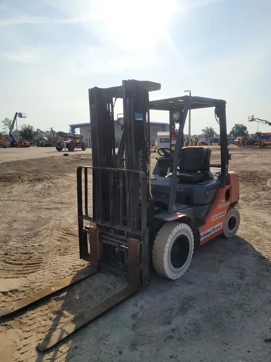 2018 Toyota 8FGU25 Warehouse Forklift