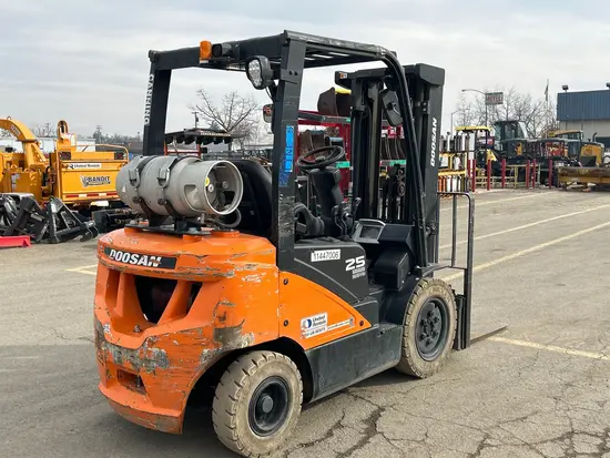 2022 Doosan G25P-7DF Warehouse Forklift