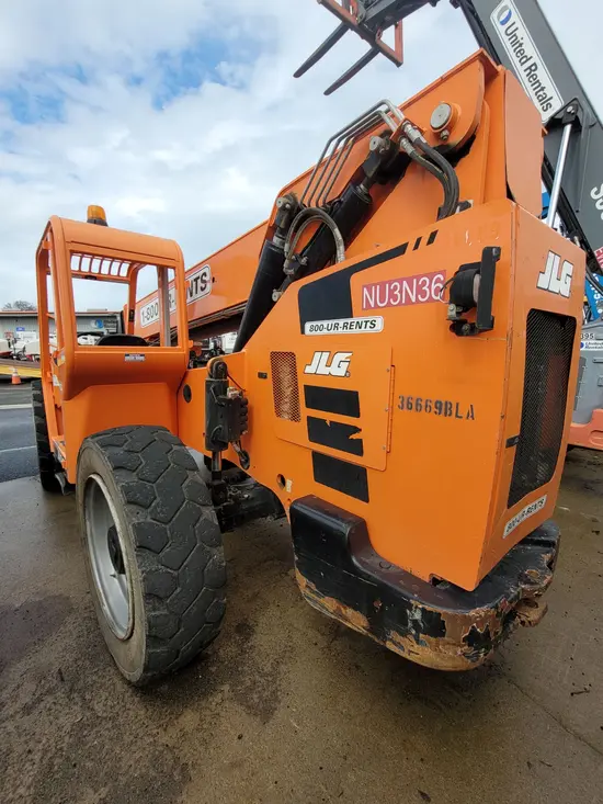 2016 SKYTRAK 8042 Forklift