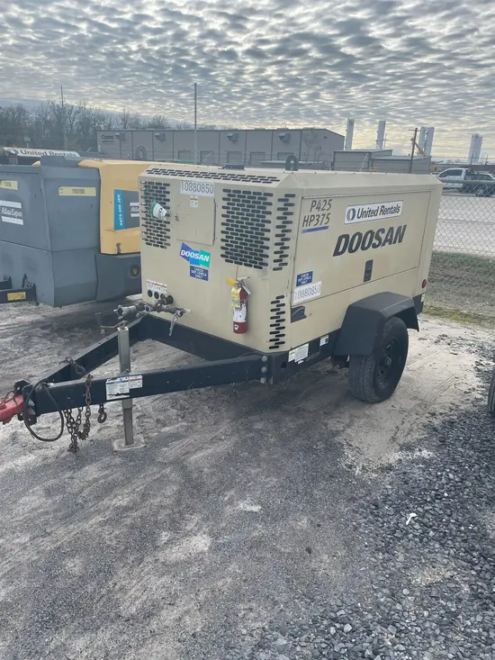 2018 Doosan P425/HP375WCU Air Compressor