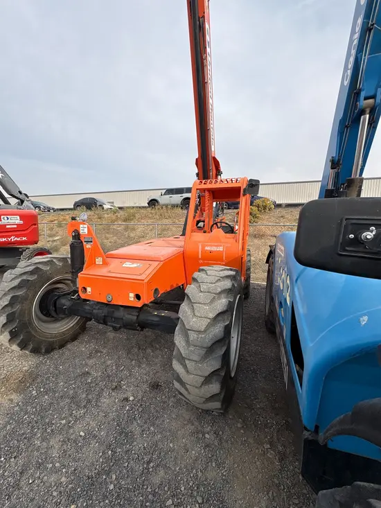 2017 SKYTRAK 8042 Forklift