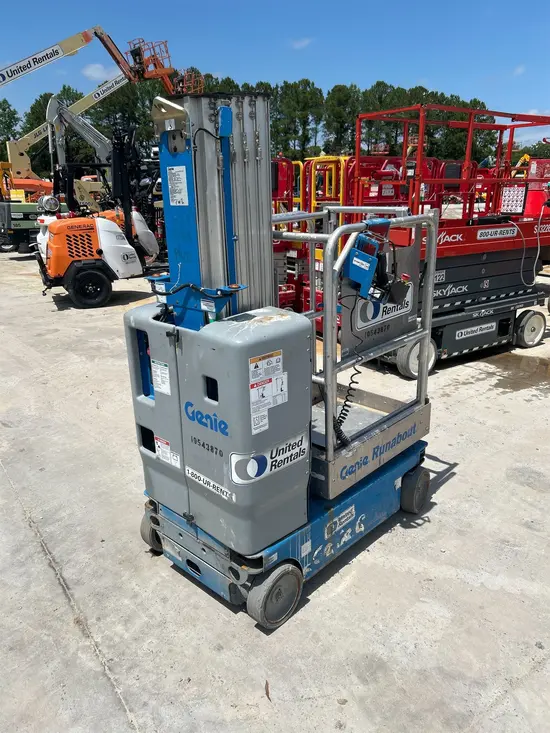 2016 Genie GR-20 Self-Propelled One-Person Lift