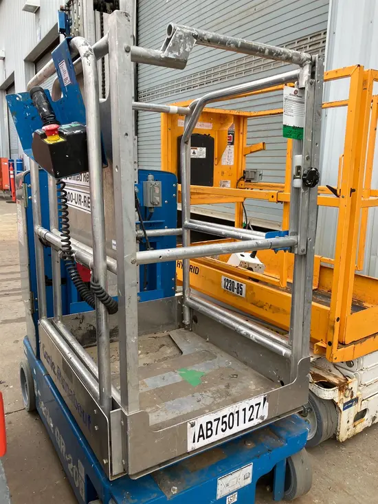 2017 Genie GR-20 Self-Propelled One-Person Lift