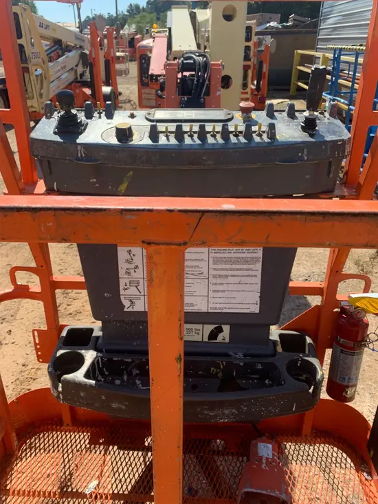 2013 JLG E400AJPN Articulating Boom Lift