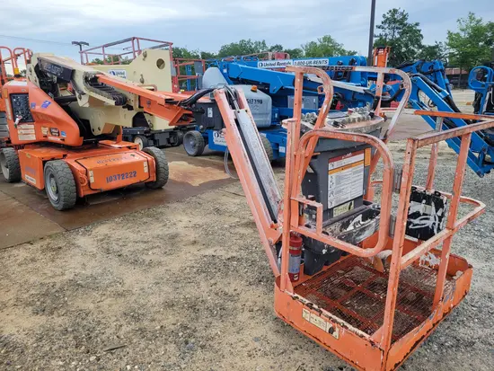 2015 JLG E400AJPN Articulating Boom Lift