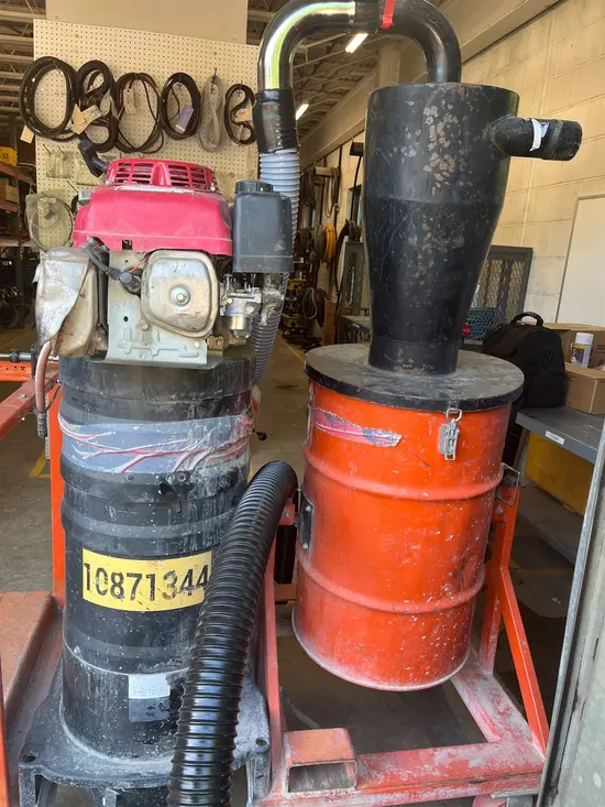2018 Husqvarna SOFF-CUT 1000 Vacuum