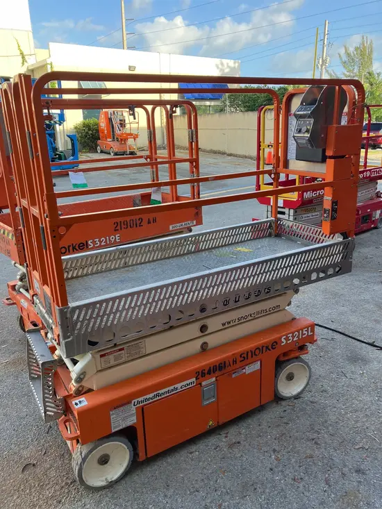 2019 Snorkel S3215L Scissor Lift
