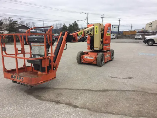 2013 JLG E300AJP Articulating Boom Lift