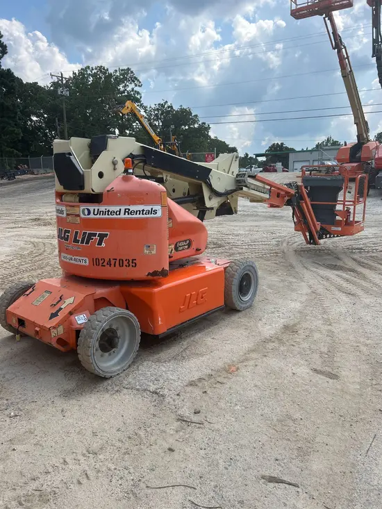 2014 JLG E400AJPN Articulating Boom Lift