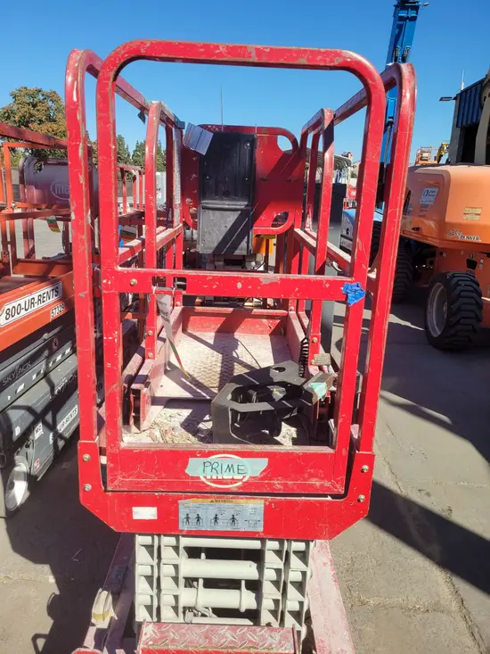 2018 MEC MICRO 19 Scissor Lift