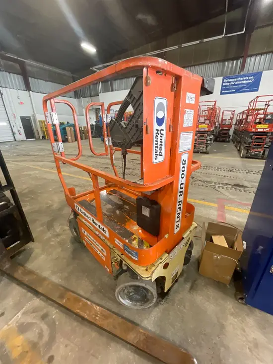 2014 JLG 1230ES Self-Propelled One-Person Lift