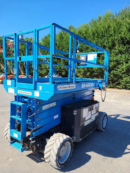 2016 Genie GS-4069DC Scissor Lift
