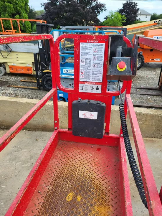 2017 MEC 1930SE Scissor Lift