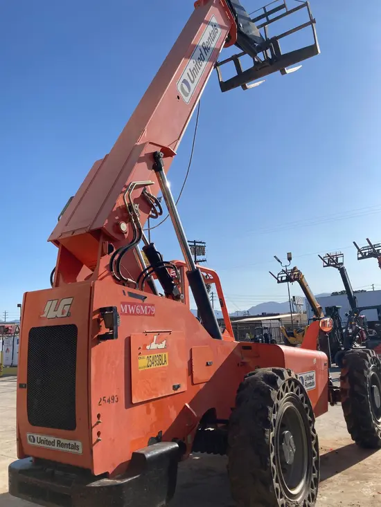 2015 SKYTRAK 6042 Forklift