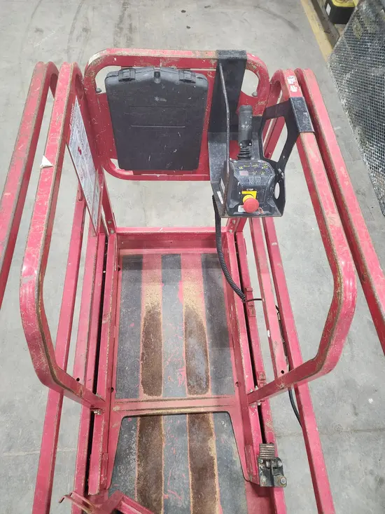 2018 MEC MICRO 19 Scissor Lift