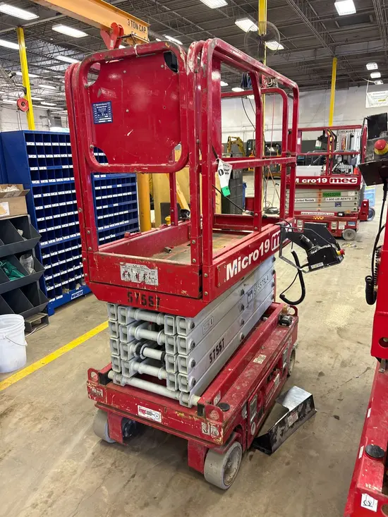 2018 MEC MICRO 19 Scissor Lift