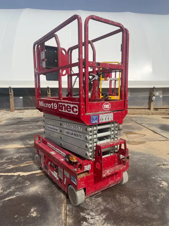 2018 MEC MICRO 19 Scissor Lift