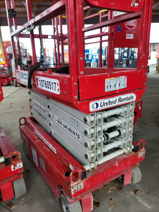 2018 MEC MICRO 19 Scissor Lift