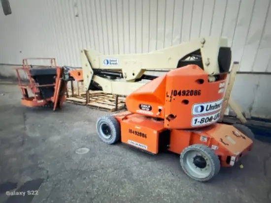 2016 JLG E400AJPN Articulating Boom Lift