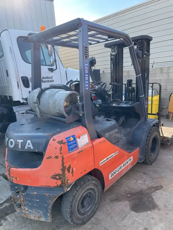 2018 Toyota 8FGU25 Warehouse Forklift