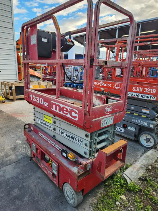 2017 MEC 1330SE Scissor Lift