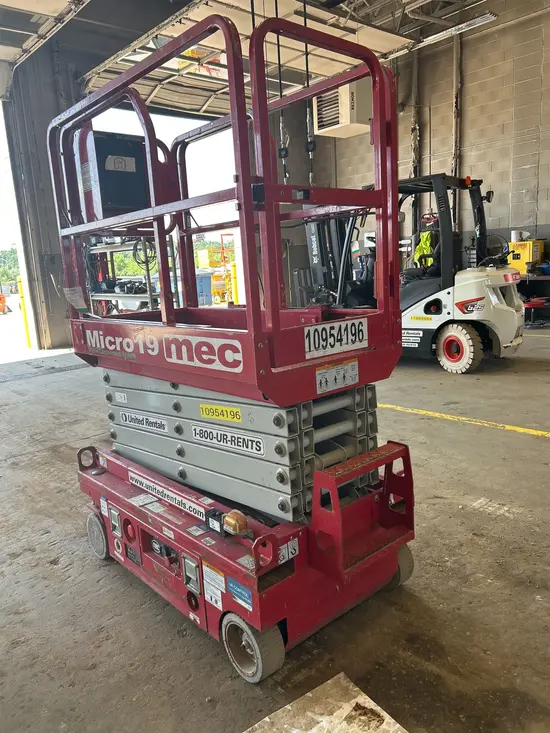2019 MEC MICRO 19 Scissor Lift