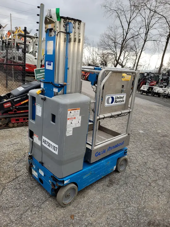 2017 Genie GR-20 Self-Propelled One-Person Lift
