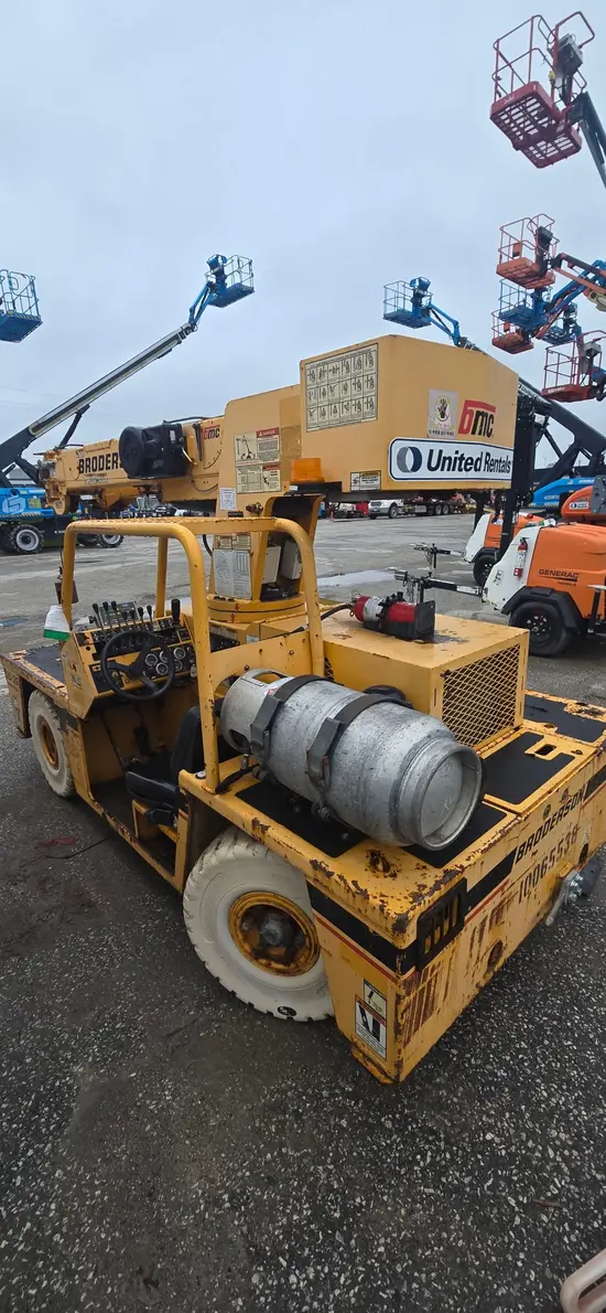 2012 Broderson IC-35-2F