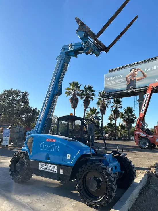 2017 Genie GTH-5519 Forklift