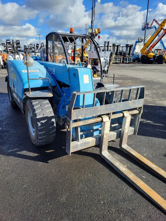 2016 Genie GTH-5519 Forklift