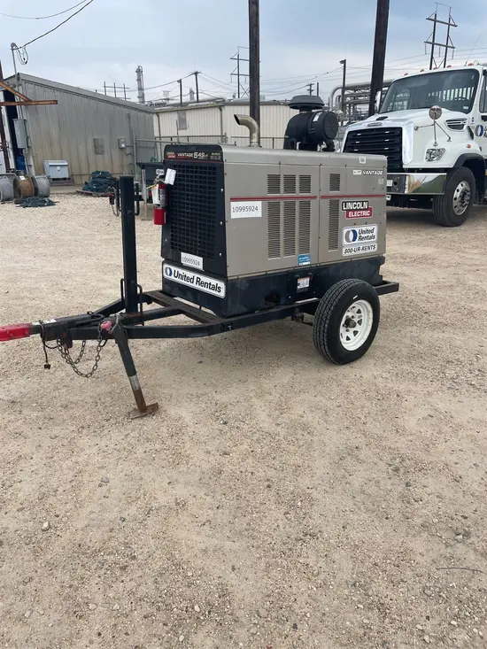 2019 Lincoln Electric VANTAGE 549 Welder