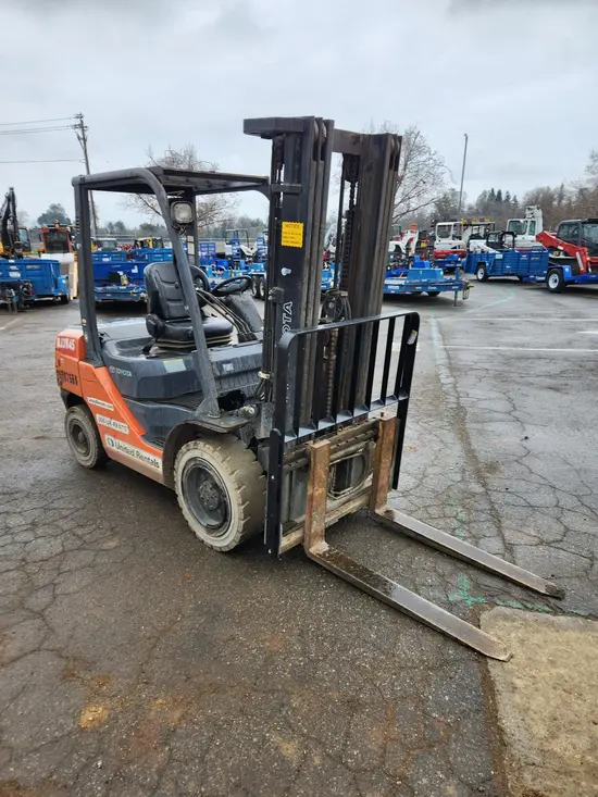 2018 Toyota 8FDU30 Warehouse Forklift