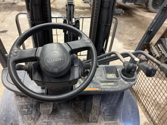 2019 Toyota 8FGU30 Warehouse Forklift