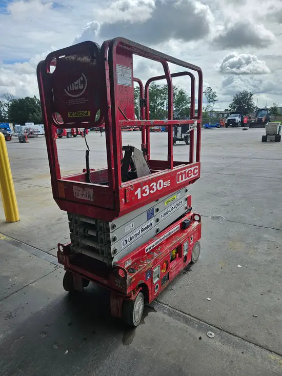 2017 MEC 1330SE Scissor Lift
