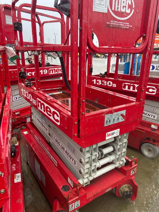 2017 MEC 1330SE Scissor Lift